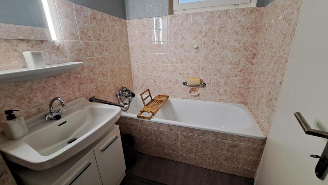 1-Zimmer-Appartement Schoene Aussicht Лангельсгайм Екстер'єр фото